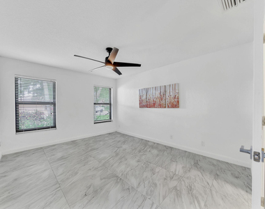 303 Nw 105th Terrace - Photo Thumbnail 43