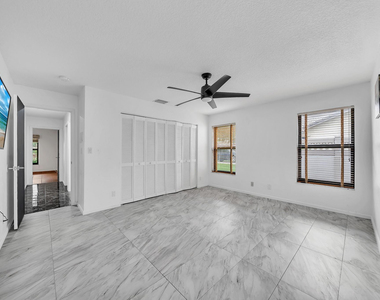 303 Nw 105th Terrace - Photo Thumbnail 37