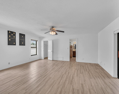 303 Nw 105th Terrace - Photo Thumbnail 20
