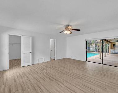 303 Nw 105th Terrace - Photo Thumbnail 32