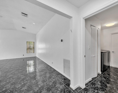 303 Nw 105th Terrace - Photo Thumbnail 51