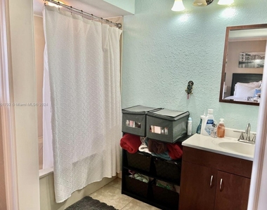 9235 Sw 8th Street - Photo Thumbnail 7