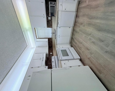 9235 Sw 8th Street - Photo Thumbnail 5