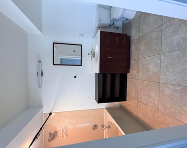 9235 Sw 8th Street - Photo Thumbnail 9