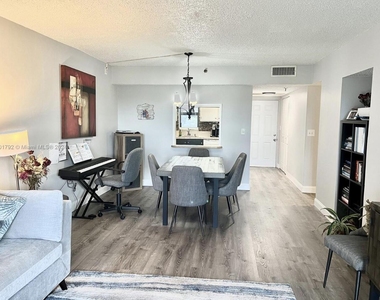 9235 Sw 8th Street - Photo Thumbnail 20