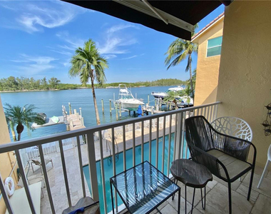 4230 N Ocean Drive - Photo Thumbnail 14