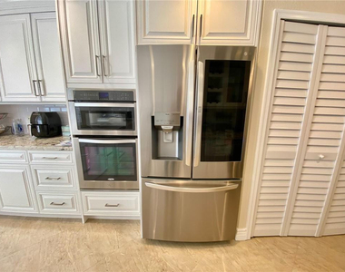 4230 N Ocean Drive - Photo Thumbnail 8