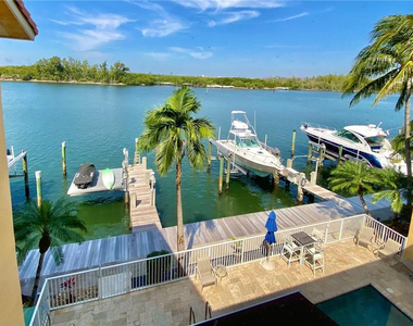 4230 N Ocean Drive - Photo Thumbnail 3