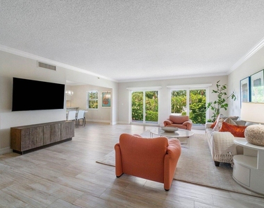 950 De Soto Road - Photo Thumbnail 3