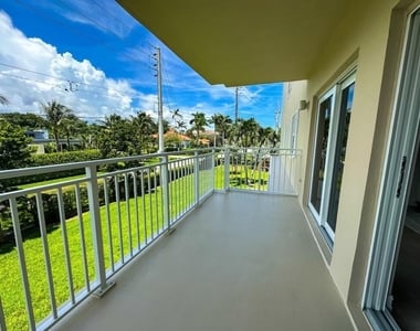 950 De Soto Road - Photo Thumbnail 31