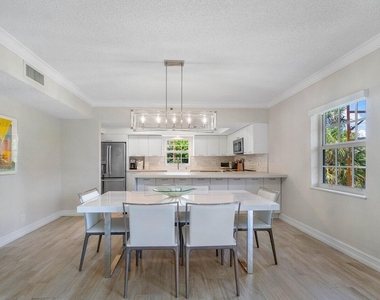 950 De Soto Road - Photo Thumbnail 12