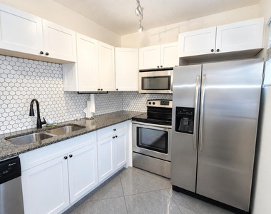 3709 S Olive Avenue - Photo Thumbnail 3