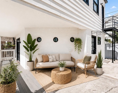 3709 S Olive Avenue - Photo Thumbnail 2