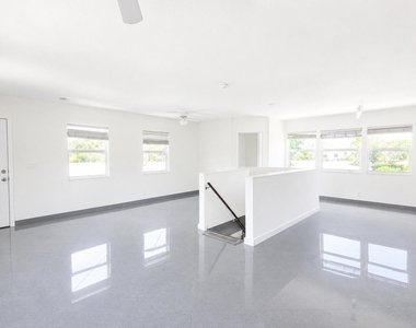 3709 S Olive Avenue - Photo Thumbnail 7
