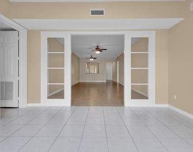 5 E Harbour Isle Dr Drive E - Photo Thumbnail 10