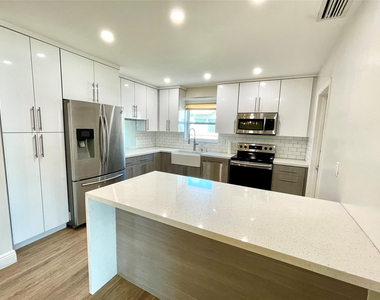 2090 Nw 84th Terrace - Photo Thumbnail 6