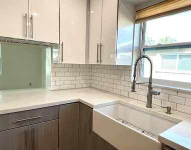 2090 Nw 84th Terrace - Photo Thumbnail 4