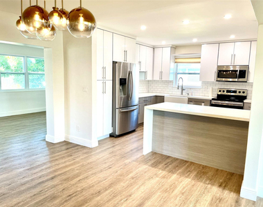2090 Nw 84th Terrace - Photo Thumbnail 2