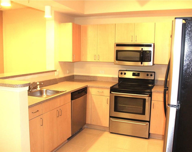533 Ne 3rd Avenue - Photo Thumbnail 3
