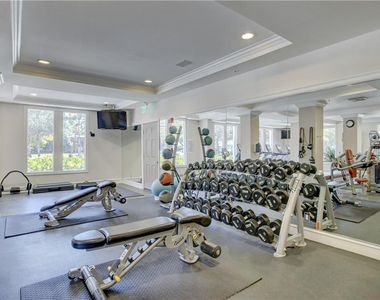 533 Ne 3rd Avenue - Photo Thumbnail 8