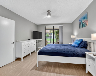 7773 La Mirada Drive - Photo Thumbnail 18