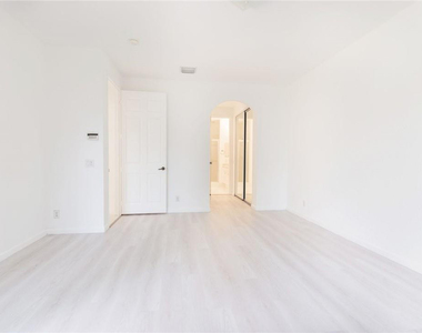 2692 Center Ct Drive - Photo Thumbnail 14