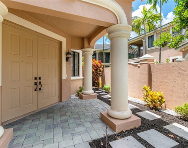 2692 Center Ct Drive - Photo Thumbnail 1