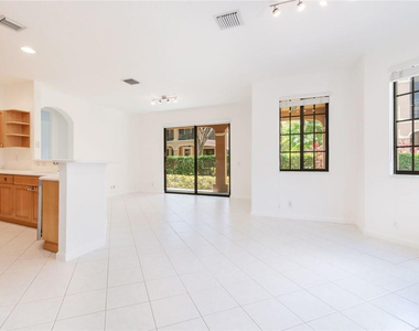 2692 Center Ct Drive - Photo Thumbnail 3