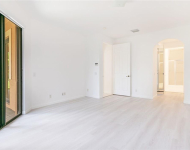 2692 Center Ct Drive - Photo Thumbnail 10