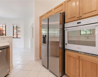 2692 Center Ct Drive - Photo Thumbnail 7