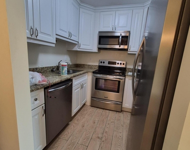 27 Easthampton B - Photo Thumbnail 2