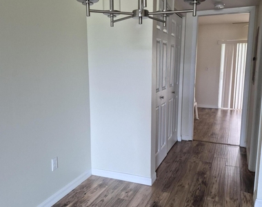 27 Easthampton B - Photo Thumbnail 7