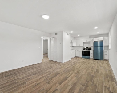 1301 Emerald Terrace - Photo Thumbnail 3