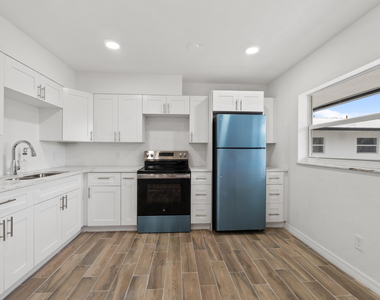 1301 Emerald Terrace - Photo Thumbnail 7