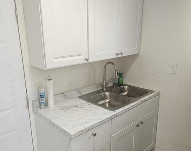 505 Nw 16th Avenue - Photo Thumbnail 4