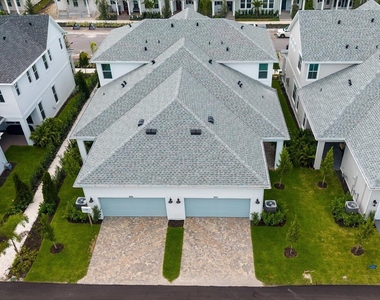 890 Sw Newfield Avenue - Photo Thumbnail 41