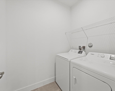890 Sw Newfield Avenue - Photo Thumbnail 34