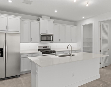 890 Sw Newfield Avenue - Photo Thumbnail 12