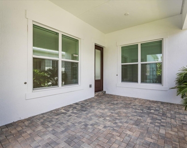 890 Sw Newfield Avenue - Photo Thumbnail 36