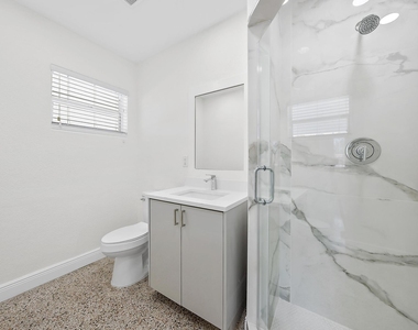 3808 Broadway - Photo Thumbnail 8