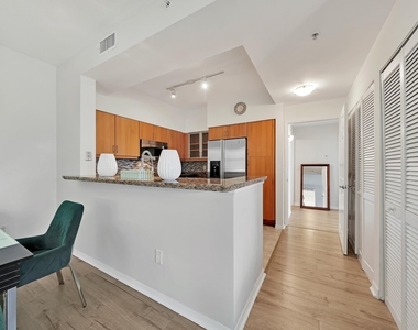 233 S Federal Highway - Photo Thumbnail 8