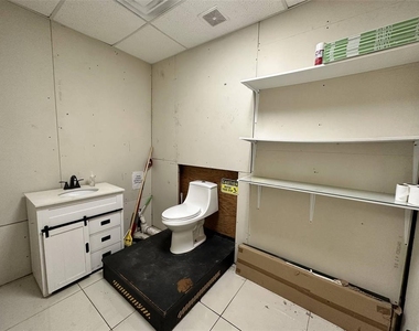 317 White Street - Photo Thumbnail 10