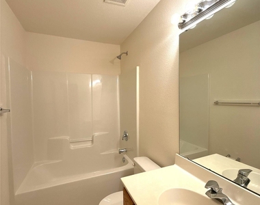 4606 Kingsland Court - Photo Thumbnail 13
