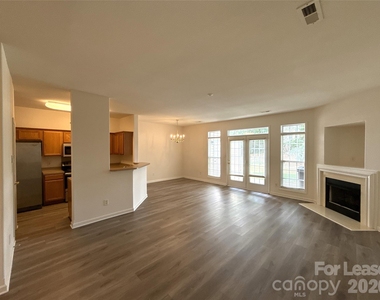 4606 Kingsland Court - Photo Thumbnail 2