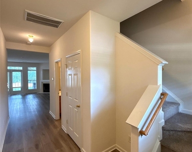 4606 Kingsland Court - Photo Thumbnail 9