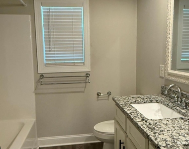 404 S Rose Avenue - Photo Thumbnail 8