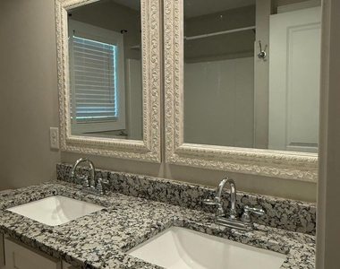 404 S Rose Avenue - Photo Thumbnail 7