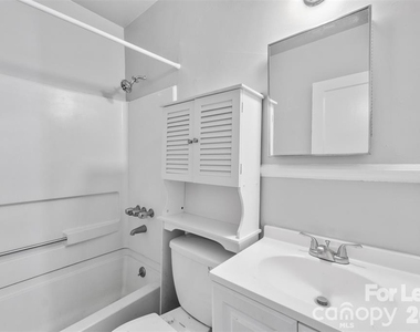 1936 Garibaldi Avenue - Photo Thumbnail 6
