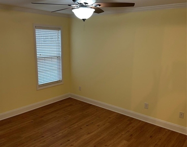 708 E Catawba Street - Photo Thumbnail 7
