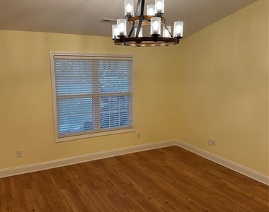708 E Catawba Street - Photo Thumbnail 9